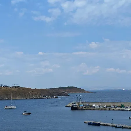 Admiral Sea 公寓 *